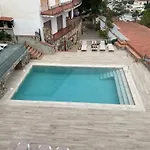 Lets Holidays Gabarra Apartment