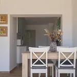 Apartamento Renovado Con Terraza, A Pasos De La Playa De Riells, ¡Ideal Para Parejas! - Es-325-29