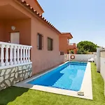 ¡Casa Con Piscina Privada A Solo 250M De La Playa! - Es-325-12