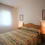 Amplio Y Luminoso Apartamento En Grifeu, Terraza, Jardin Y A 200M De La Playa - Es-228-155