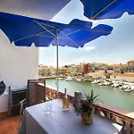 Empuriabrava Am Kanal