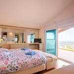 Villa Luxueuse, 2 Piscines, Spa Et Salle De Sport, 5 Chambres, 4 Salles De Bain