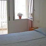 Cozy Apartment In Tossa De Mar With Kitchen