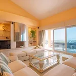 Villa Luxueuse, 2 Piscines, Spa Et Salle De Sport, 5 Chambres, 4 Salles De Bain