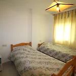 Apartamento Con Terraza A 150 M De La Playa De Grifeu, Ideal Para 4 Personas - Es-228-50