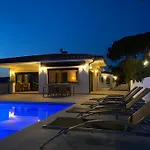 Villa Pirineus A Beautiful Villa With Pool