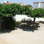 Vista Bahia 23 - Apartamento En Primera Linea De Mar A Pocos Metros Del Centro De Empuriabrava Con Aparcamiento. - Es-228-183