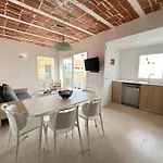 Agi Arago Apartments