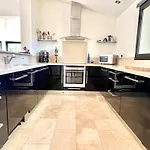 Lujosa Casa Con Piscina Privada
