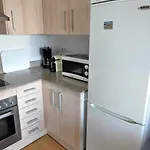 Appartement Proche Commerces Avec Grande Terrasse Et Piscine