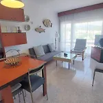 Apartamento Familiar 2 Hab. En Primera Linea De Mar En Llanca, Se Admiten Mascotas - Es-170-89