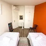 Sleep & Stay Luxury Top Floor Apt With Terrace