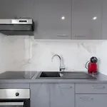 Wehostyou Apt Moderne Central Roses Colom 2A