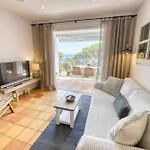 Refurbished Apartment Seaview, Santa Agata