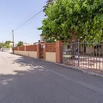 Apart-Rent Casa Con Jardin Pani 0081