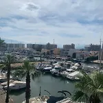 Apartamento De Dos Habitaciones Con Terraza Y Plaza De Aparcamiento