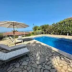 Villa Carrera