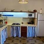 Casita Rustica Con Jardin Y Piscina