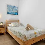 Hauzify I Apartament Diana