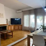 Casa Con Terraza, Piscina Y Zona Barbacoa