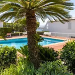 Grifeu 151 Casa Adosada Con Piscina Comunitaria