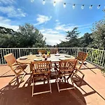 Villa Frente Al Mar Con Piscina Y Playa Privada