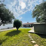 Casa Requesens, Freiligendes Ferienhaus, Komplett Erschlossen
