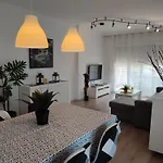 Apartamento Completo Muy Cerca Del Centro Ideal Para Familias Con Piscina
