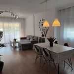 Apartamento Completo Muy Cerca Del Centro Ideal Para Familias Con Piscina