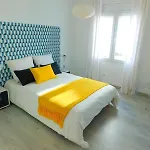 Apartment In Strandnaehe Mit Grosser Terrasse, Parkplatz Und Meerblick In Salatar, Roses
