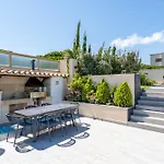 Hauzify I Apartament Montecarlo