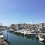 Modern Apartment In Empuriabrava 35 M² + Parking
