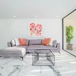 Moderno Apartamento Frente Al Canal Con Terrazas