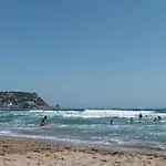Les Pieds Dans L'Eau
