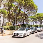 Seahomes Vacations - Seafront Apt In Blanes With Pkg