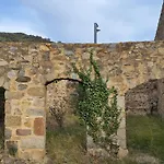 Casa Rural De Ensueno En Cantallops Con 9 Habitaciones Dobles Con Banos Privados Y Piscina De 20M X 2,70M