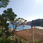 T3 - Charming Seaside Escape With Stunning Views