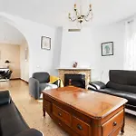 Ferienhaus Mit Privatpool Fuer 10 Personen Ca 160 Qm In Empuriabrava, Costa Brava Golf De Roses