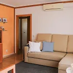 Cozy Apartment In Tossa De Mar With Kitchen