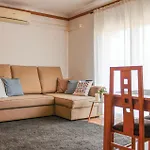 Cozy Apartment In Tossa De Mar With Kitchen