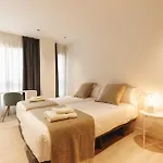 Bravissimo Centre, Modern 2-Bedroom Apartment