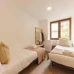 Bravissimo Turbau Entresol B, With 3 Bedrooms