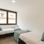Bravissimo Turbau Entresol B, With 3 Bedrooms