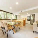 Bravissimo Turbau Entresol A, With 3 Bedrooms