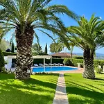 Volendam 18 Planta Baja Con Piscina Privada