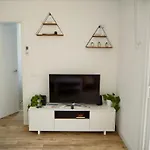 Apartament Amb Piscina I Aparcament - Baixos Amb Jardinet
