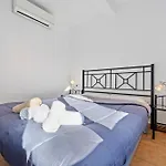 Hauzify I Apartament Fenals