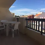 Charming & Renovated Apt Stone Throw To The Sea
