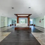Apartment With Scenic View