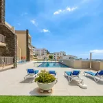 Posh Apartment In Roses Centro